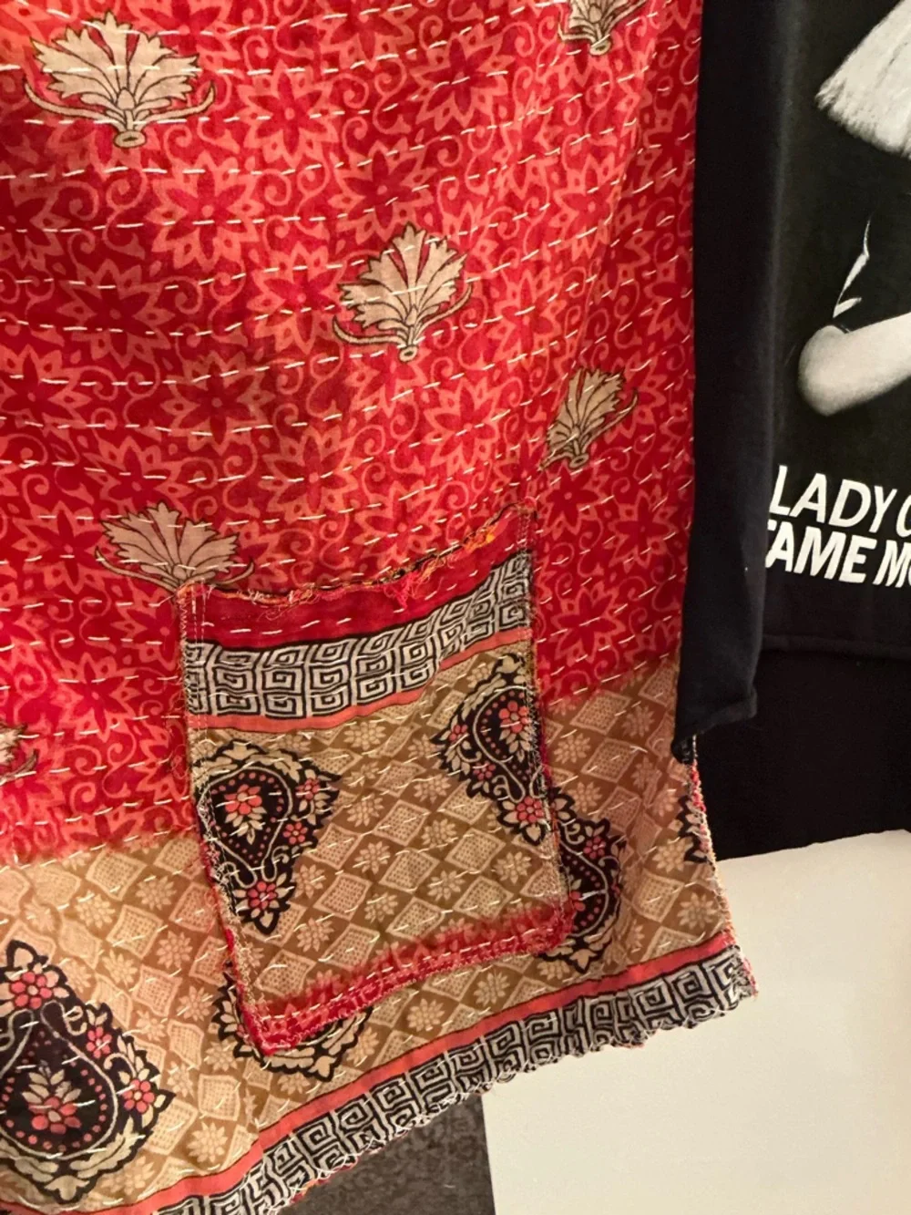 LADY GAGA Reworked Band Tee Poncho Style Pockets Oversized Granny D Original - Picture 3 of 7